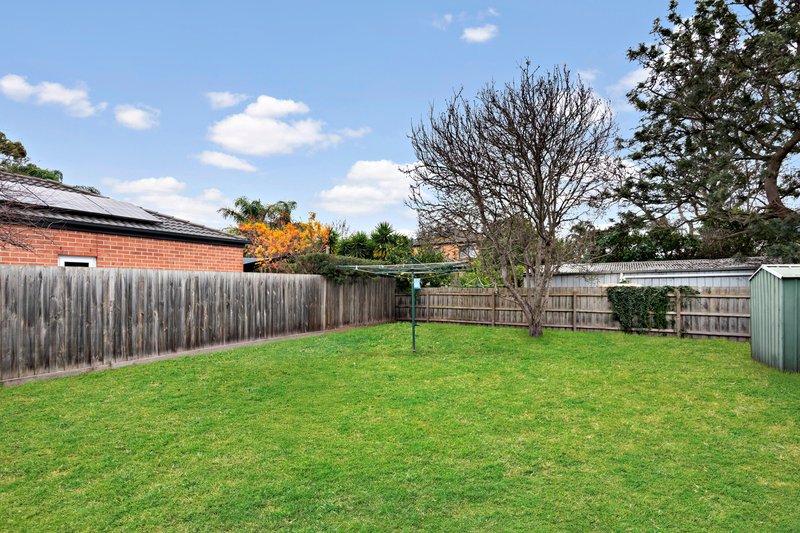 Photo - 27 Airlie Grove, Seaford VIC 3198 - Image 11