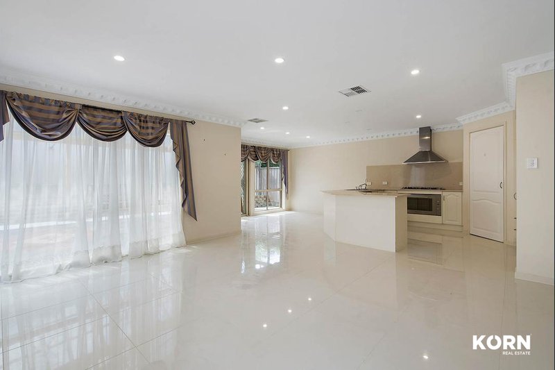 Photo - 27 Alan Avenue, Campbelltown SA 5074 - Image 4