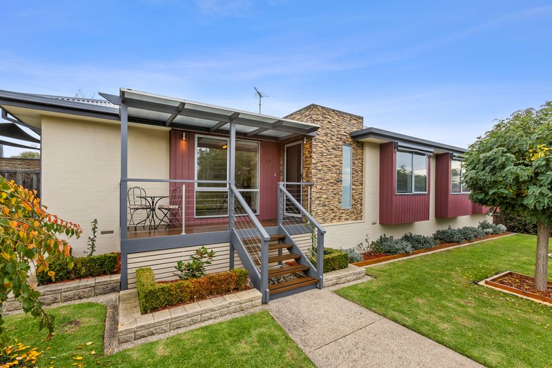 Photo - 27 Allambee Avenue, Grovedale VIC 3216 - Image 1
