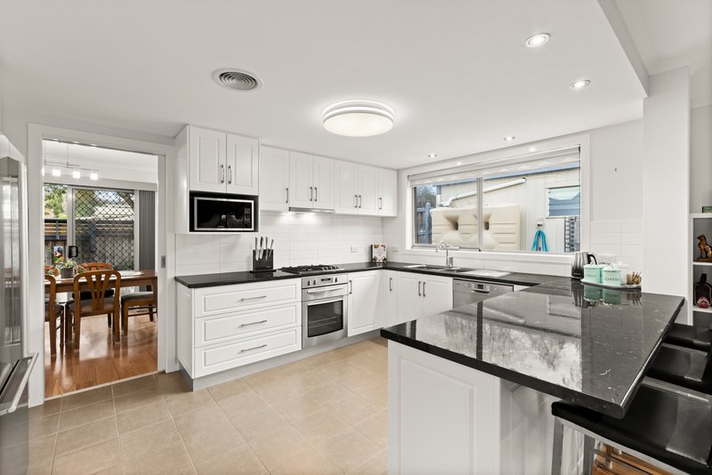 Photo - 27 Allambee Avenue, Grovedale VIC 3216 - Image 3