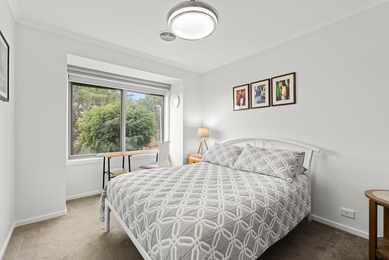 Photo - 27 Allambee Avenue, Grovedale VIC 3216 - Image 9