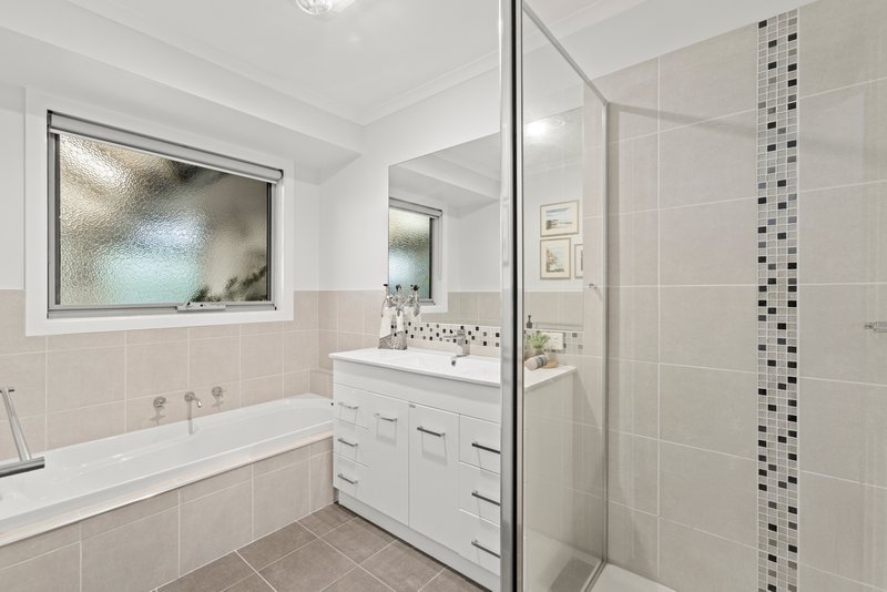 Photo - 27 Allambee Avenue, Grovedale VIC 3216 - Image 10