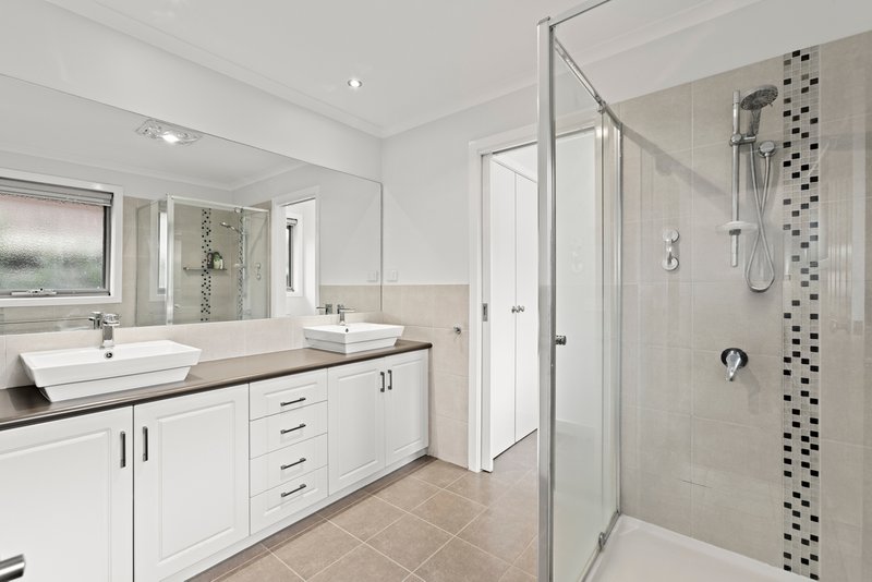 Photo - 27 Allambee Avenue, Grovedale VIC 3216 - Image 12