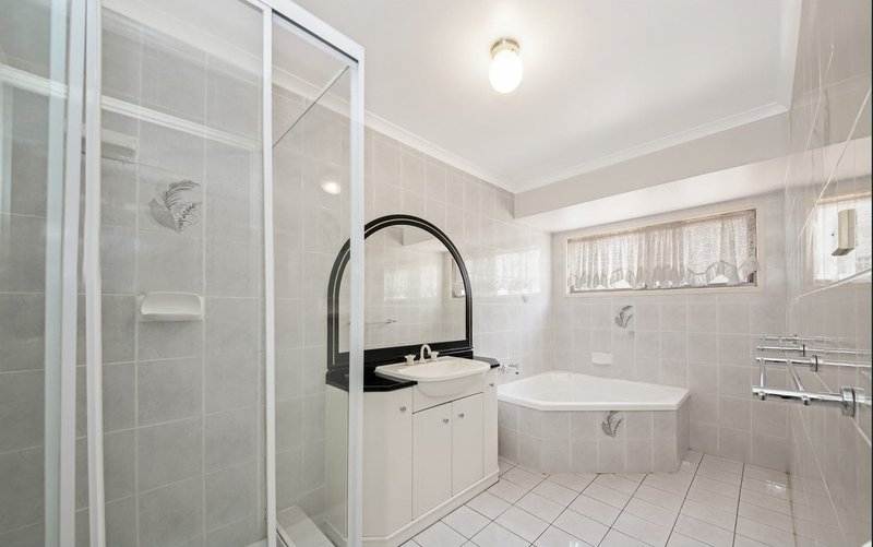 Photo - 27 Almavale Street, Carindale QLD 4152 - Image 5