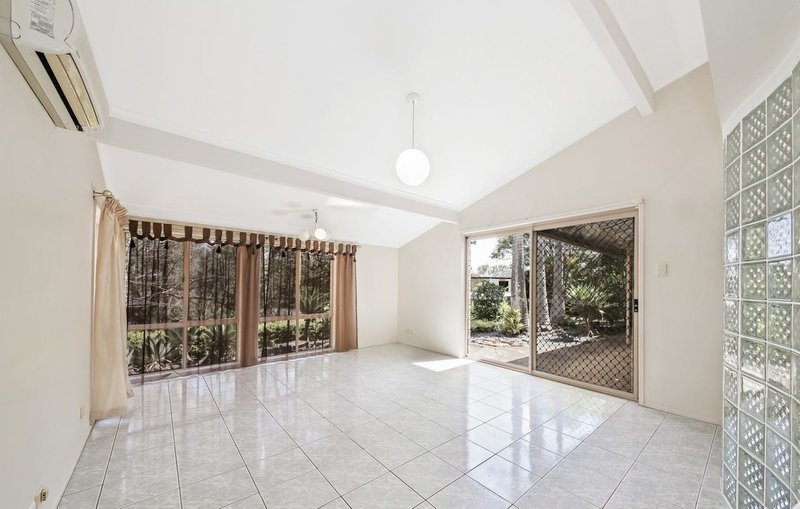 Photo - 27 Almavale Street, Carindale QLD 4152 - Image 12