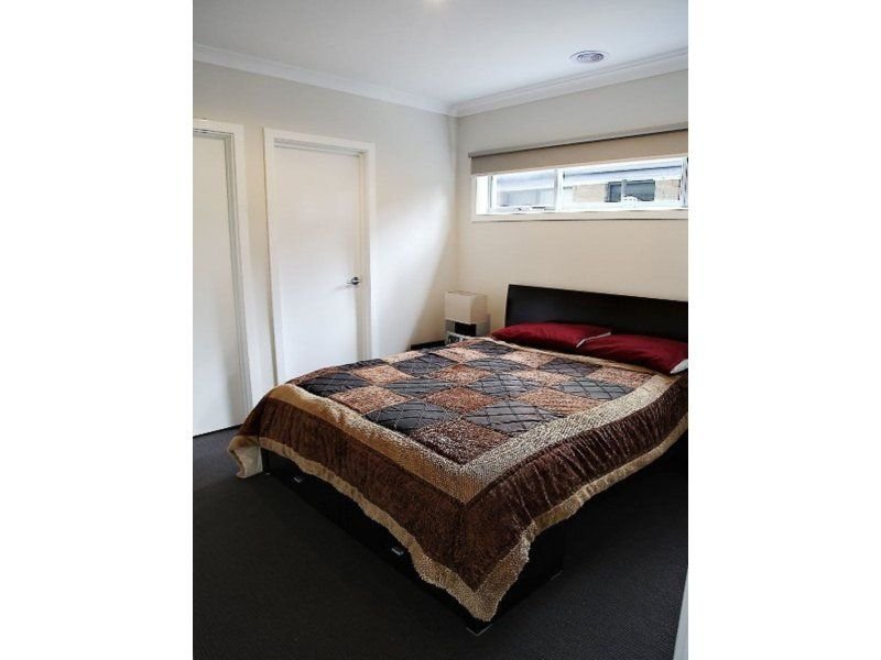 Photo - 27 Alvina Street, Sunshine North VIC 3020 - Image 5