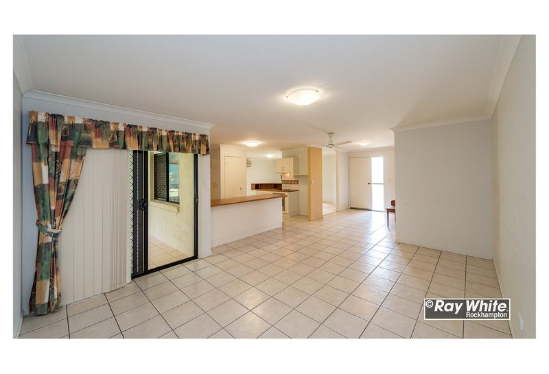 Photo - 27 Alyssa Court, Norman Gardens QLD 4701 - Image 11