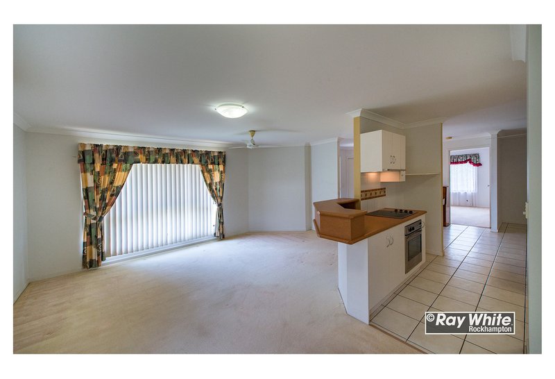 Photo - 27 Alyssa Court, Norman Gardens QLD 4701 - Image 13