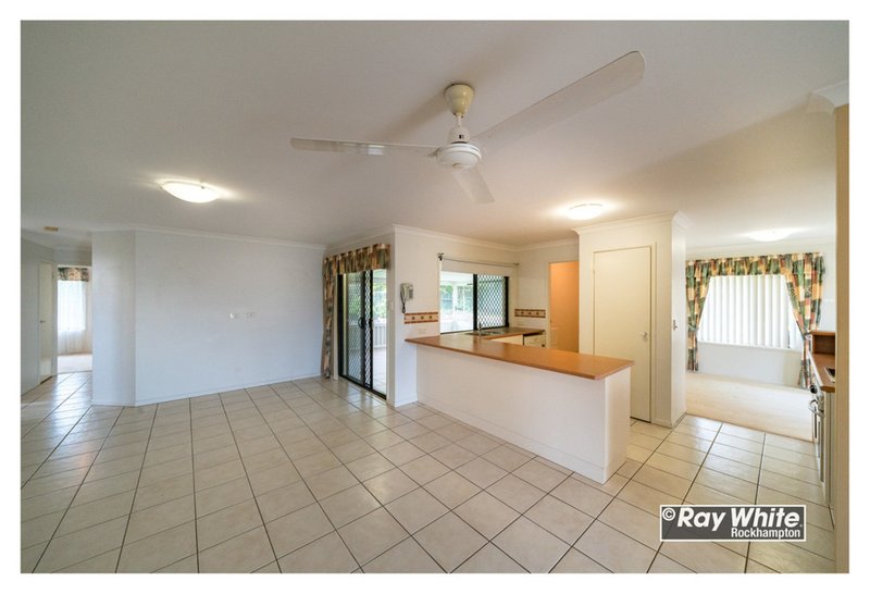 Photo - 27 Alyssa Court, Norman Gardens QLD 4701 - Image 18