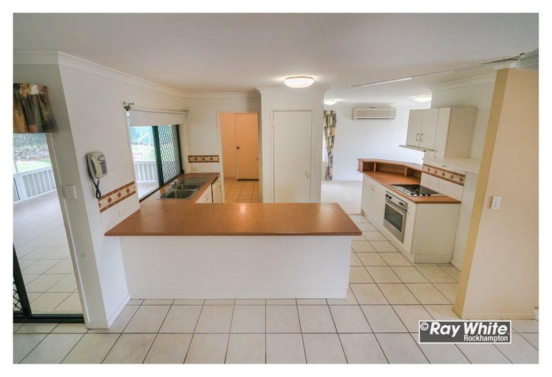 Photo - 27 Alyssa Court, Norman Gardens QLD 4701 - Image 21