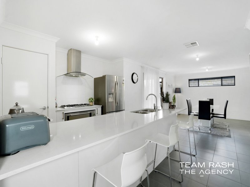 Photo - 27 Ambersun Avenue, Brabham WA 6055 - Image 4