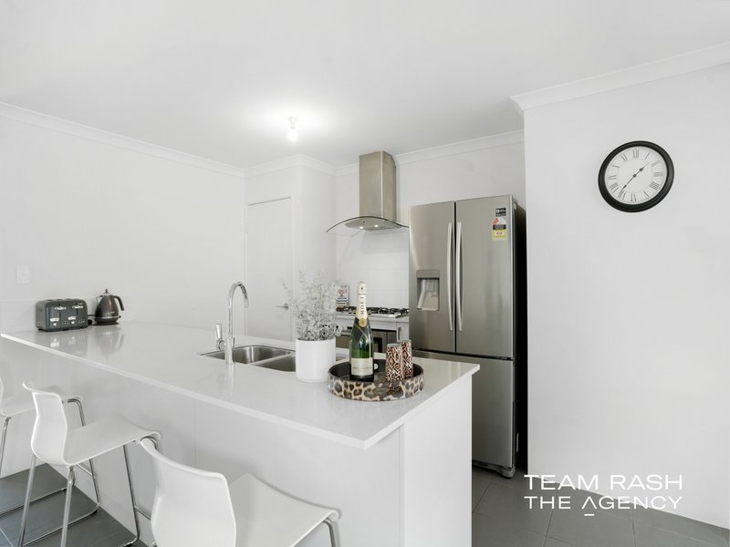 Photo - 27 Ambersun Avenue, Brabham WA 6055 - Image 5