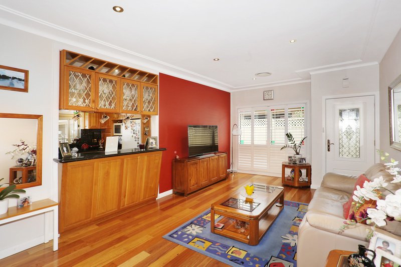 Photo - 27 Angus Avenue, Auburn NSW 2144 - Image 4