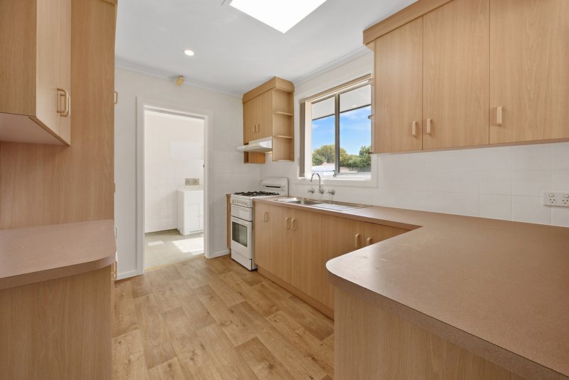 Photo - 27 Ansbert Street, Christie Downs SA 5164 - Image 3