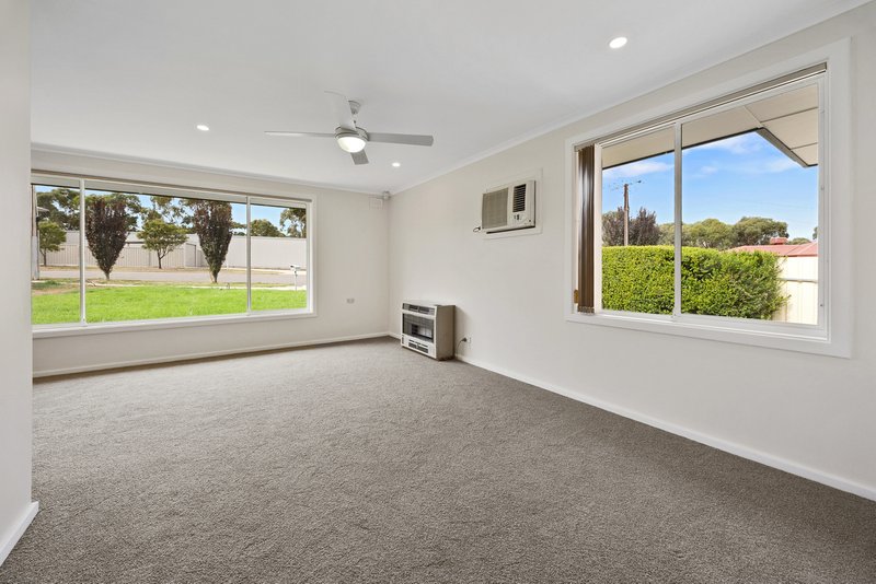 Photo - 27 Ansbert Street, Christie Downs SA 5164 - Image 5