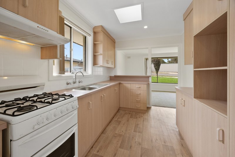 Photo - 27 Ansbert Street, Christie Downs SA 5164 - Image 8