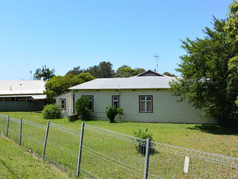 27 Anzac Avenue, Wyong NSW 2259