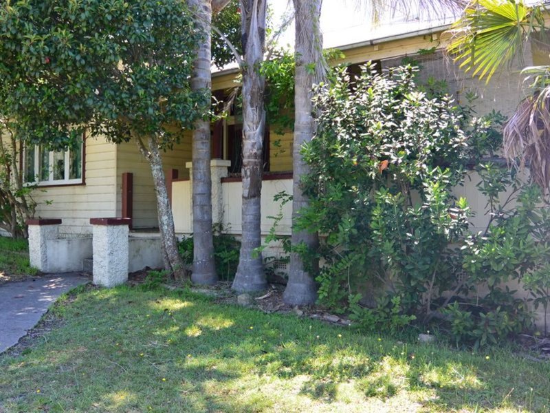 Photo - 27 Anzac Avenue, Wyong NSW 2259 - Image 4