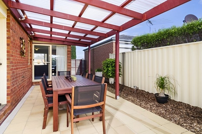 Photo - 27 Arlington Way, Point Cook VIC 3030 - Image 6