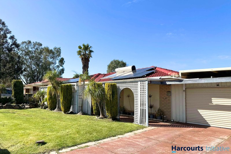 27 Arnos Way, Girrawheen WA 6064