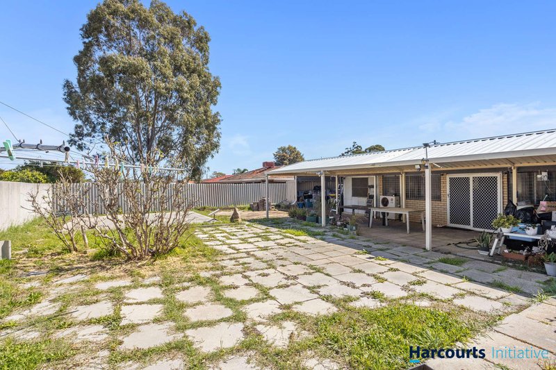 Photo - 27 Arnos Way, Girrawheen WA 6064 - Image 15