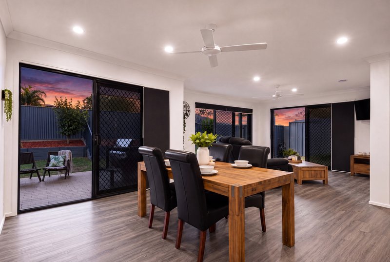 Photo - 27 Attenborough Circuit, Redland Bay QLD 4165 - Image 11