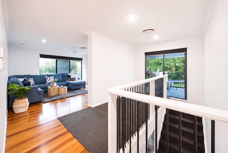 Photo - 27 Attenborough Circuit, Redland Bay QLD 4165 - Image 14