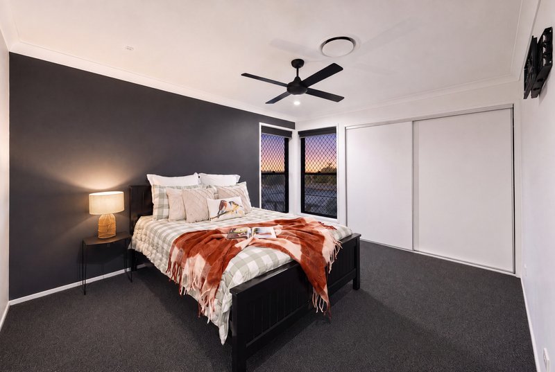 Photo - 27 Attenborough Circuit, Redland Bay QLD 4165 - Image 18