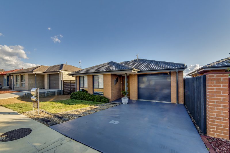 27 Audrey Cahn Street, Macgregor ACT 2615