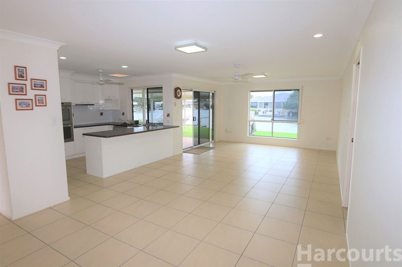 Photo - 27 Azalea Drive, Bongaree QLD 4507 - Image 4