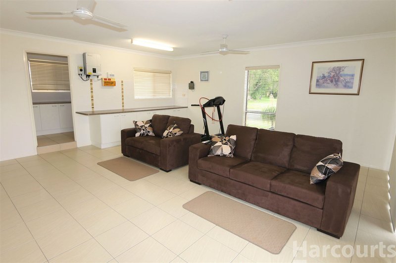 Photo - 27 Azalea Drive, Bongaree QLD 4507 - Image 12