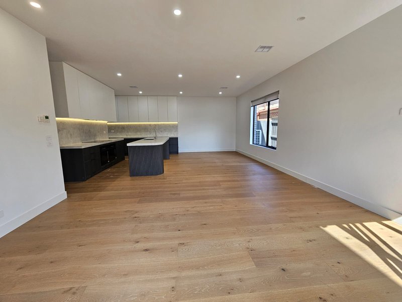 Photo - 27 Balmoral Avenue, Bentleigh VIC 3204 - Image 4