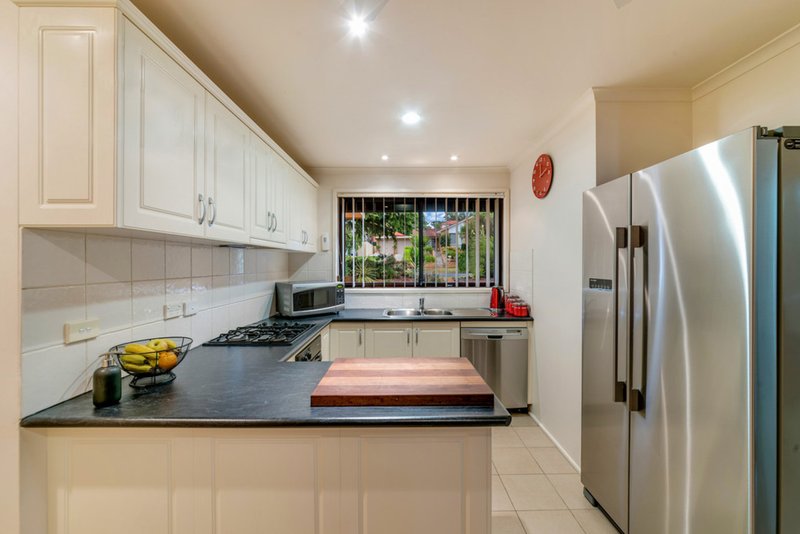 27 Bardolph Avenue, Rosemeadow NSW 2560