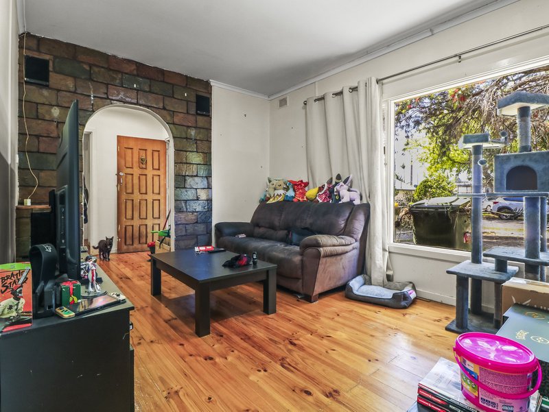 Photo - 27 Barker Crescent, Smithfield Plains SA 5114 - Image 2