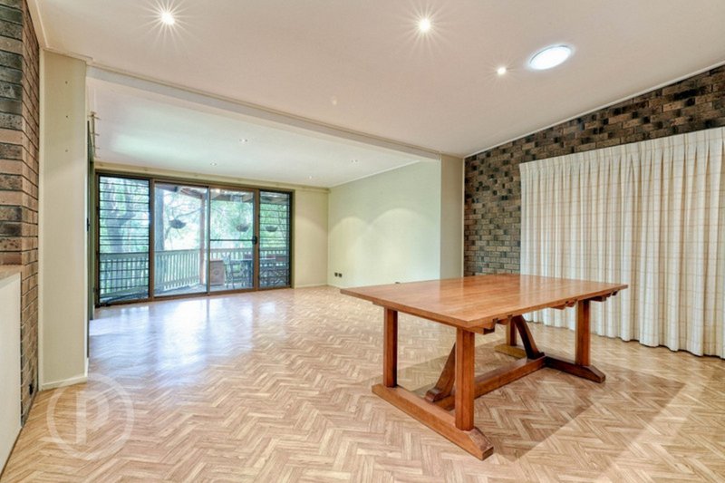 Photo - 27 Barnehurst Street, Tarragindi QLD 4121 - Image 3