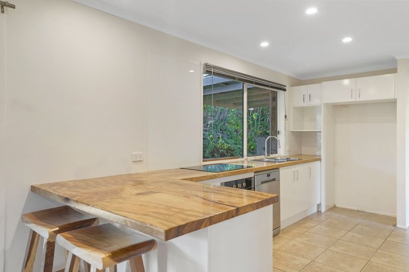 Photo - 27 Barrine Drive, Worongary QLD 4213 - Image 4