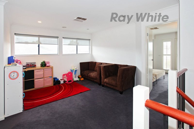 Photo - 27 Bayside Drive, Sanctuary Lakes VIC 3030 - Image 10