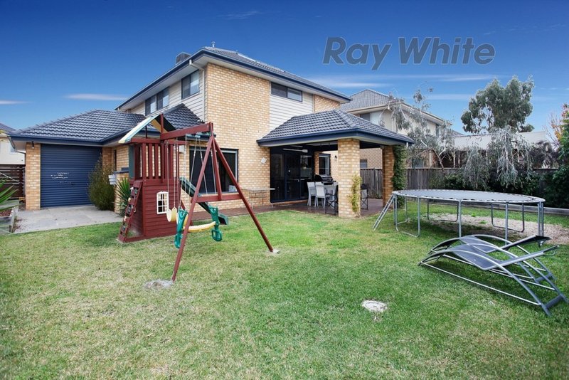 Photo - 27 Bayside Drive, Sanctuary Lakes VIC 3030 - Image 15