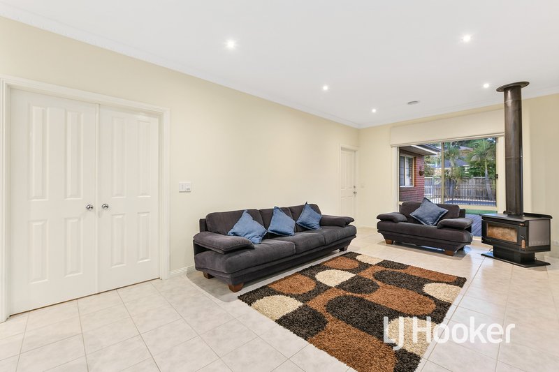 Photo - 27 Beaconhill Drive, Beaconsfield VIC 3807 - Image 5