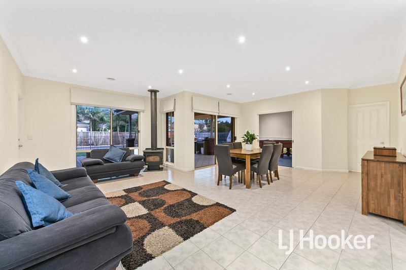 Photo - 27 Beaconhill Drive, Beaconsfield VIC 3807 - Image 6