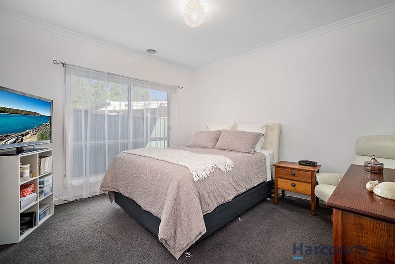 Photo - 2/7 Beaufort Avenue, Alfredton VIC 3350 - Image 8