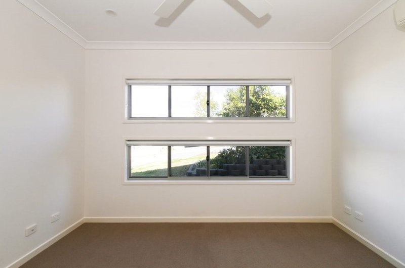 Photo - 27 Beaufort Crescent, Ormeau Hills QLD 4208 - Image 7