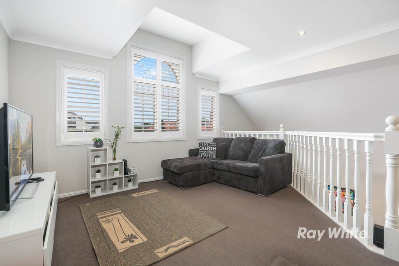 Photo - 27 Beaumaris Avenue, Castle Hill NSW 2154 - Image 7