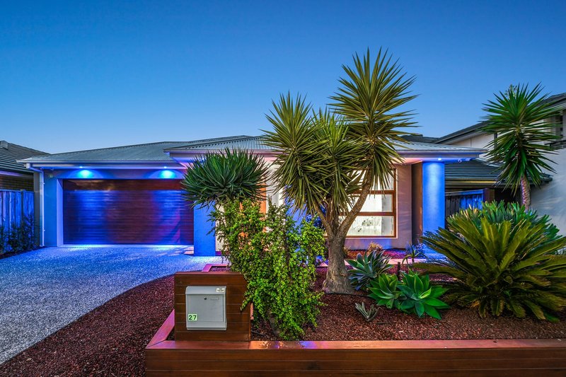 Photo - 27 Beddington Street, Keysborough VIC 3173 - Image 2