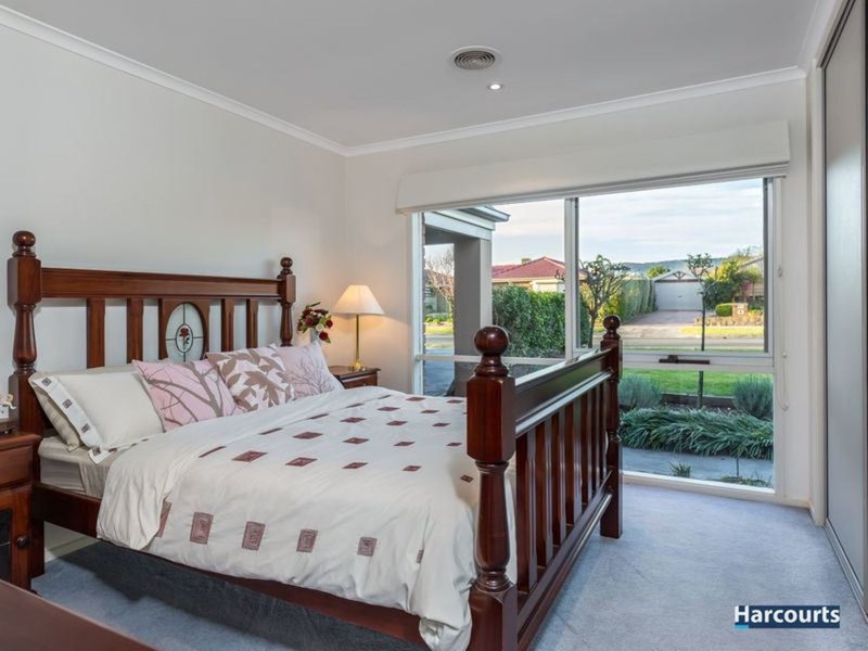 Photo - 27 Bellfield Drive, Lysterfield VIC 3156 - Image 10