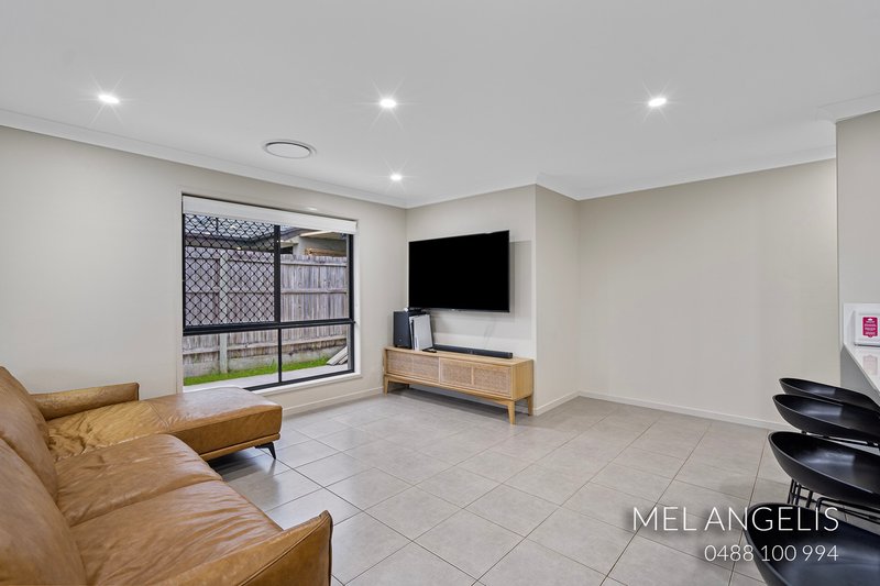 Photo - 27 Bellinger Key, Pacific Pines QLD 4211 - Image 6