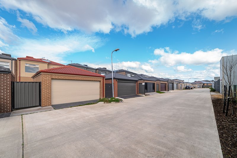 Photo - 27 Bentham Street, Roxburgh Park VIC 3064 - Image 21