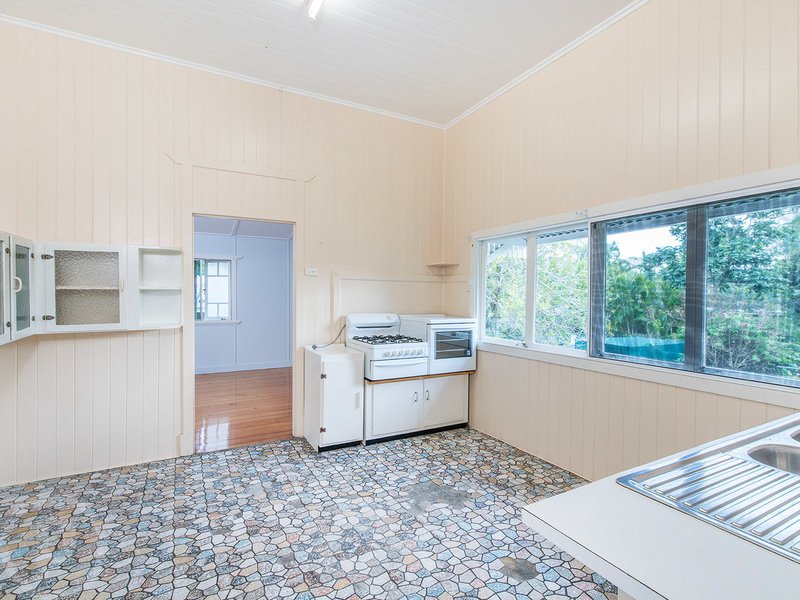 Photo - 27 Bentinck Street, Sherwood QLD 4075 - Image 6