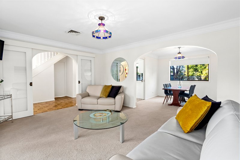 Photo - 27 Berkeley Street, Peakhurst Heights NSW 2210 - Image 3