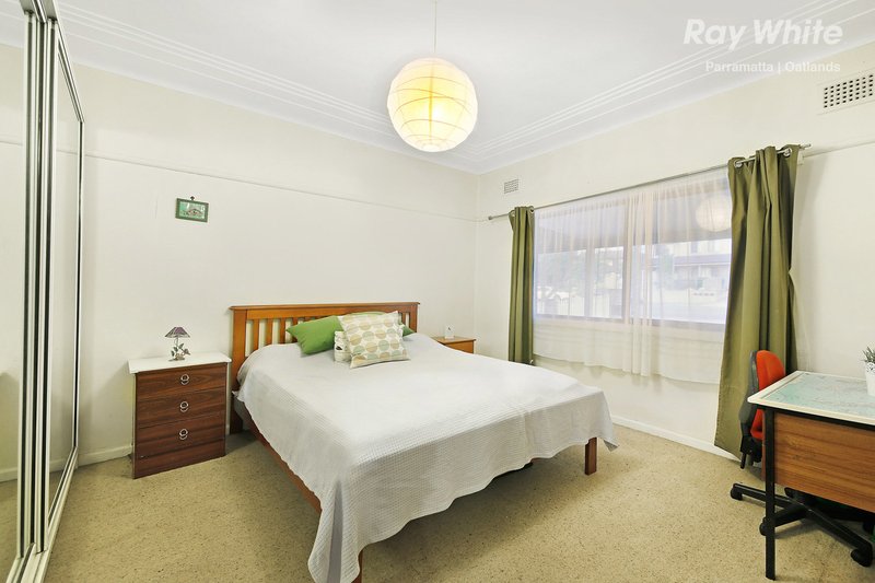 Photo - 27 Berkeley Street, South Wentworthville NSW 2145 - Image 5